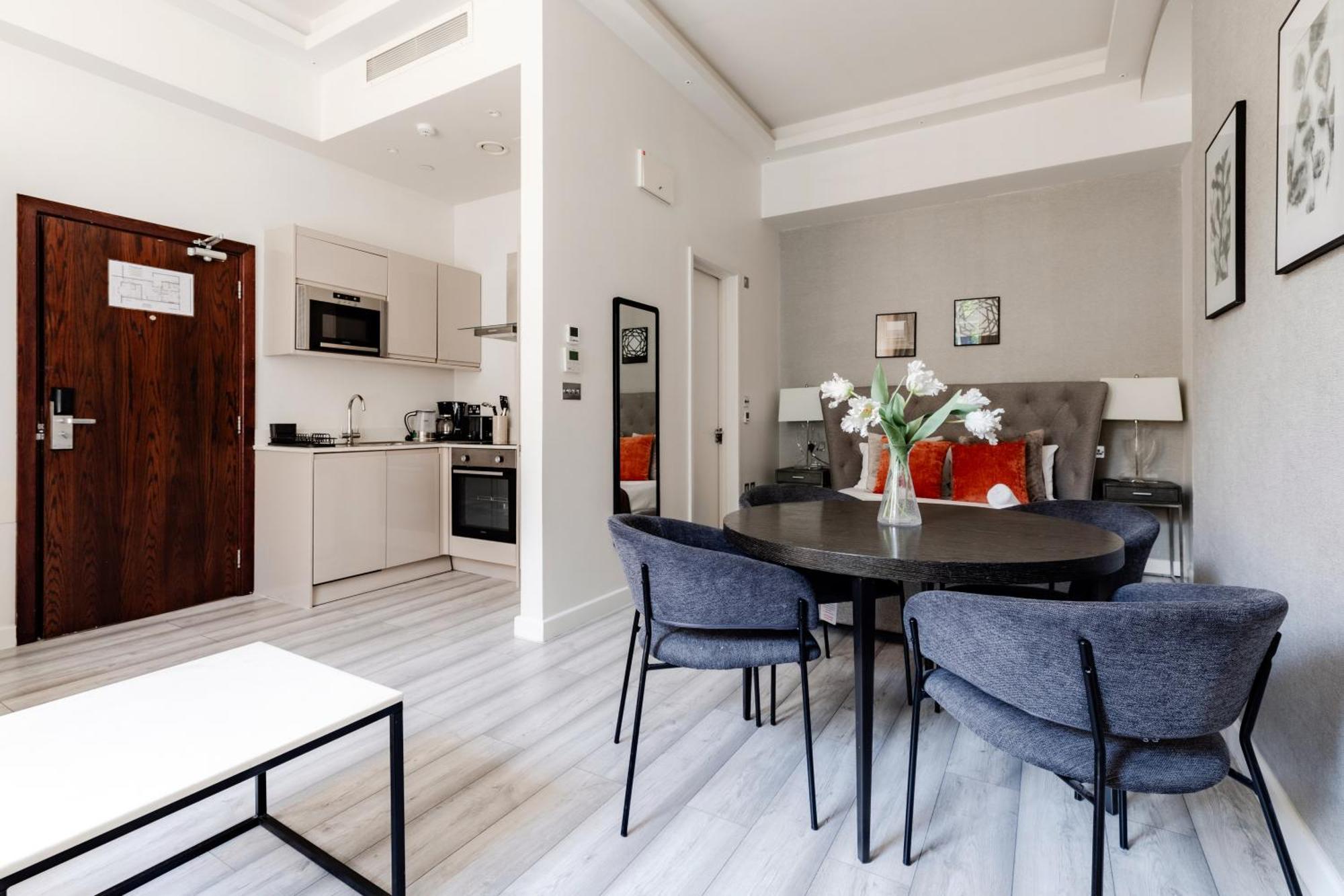 High Street Kensington Apartments ロンドン 部屋 写真
